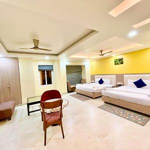 Near Sea Beach Hotel R#-B#-International ! Puri,Near Jagannath Temple- Fully Air Conditioned Rooms ,Wifi,- Lift And Restaurant, Parking Facilities - A Top Rated Hotel In Puri